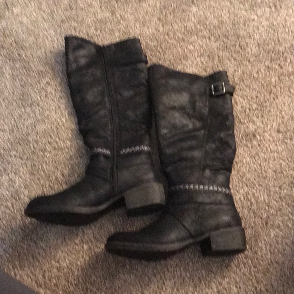 Black suede boots